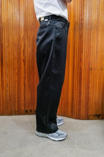 [FARAH] One-Tuck Wide Pants Westpoint - MOLDNEST