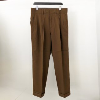 <img class='new_mark_img1' src='https://img.shop-pro.jp/img/new/icons21.gif' style='border:none;display:inline;margin:0px;padding:0px;width:auto;' />[FARAH] Three-Tuck Wide Pants Hopsack