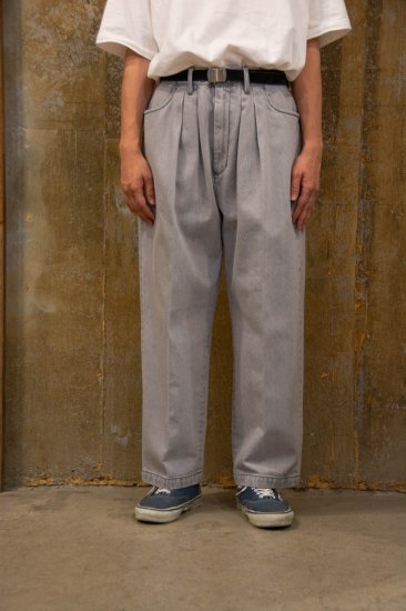 FARAH] Two-Tuck Wide Tapered Pants Denim - MOLDNEST