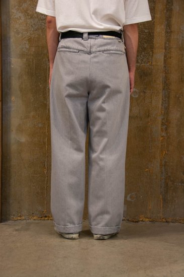 [FARAH] Three-Tuck Wide Pants Denim - MOLDNEST