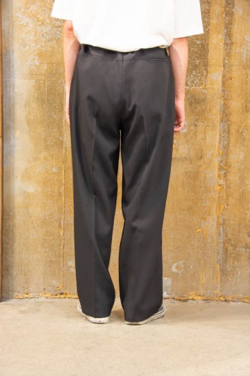 FARAH] Two-Tuck Wide Tapered Pants Hopsack - MOLDNEST