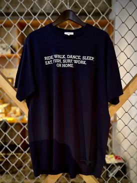<img class='new_mark_img1' src='https://img.shop-pro.jp/img/new/icons5.gif' style='border:none;display:inline;margin:0px;padding:0px;width:auto;' />[ENGINEERED GARMENTS] Printed Cross Crew Neck T-shirt - Ride