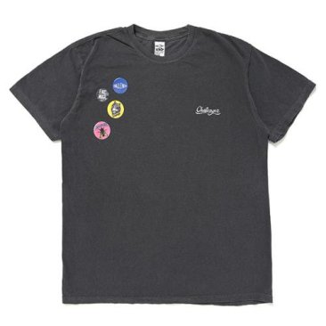 <img class='new_mark_img1' src='https://img.shop-pro.jp/img/new/icons47.gif' style='border:none;display:inline;margin:0px;padding:0px;width:auto;' />[CHALLENGER]BADGE TEE