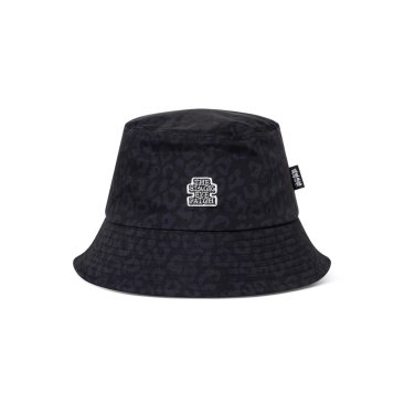 <img class='new_mark_img1' src='https://img.shop-pro.jp/img/new/icons5.gif' style='border:none;display:inline;margin:0px;padding:0px;width:auto;' />[BlackEyePatch] OG LABEL LEOPARD PATTERNED BUCKET HAT