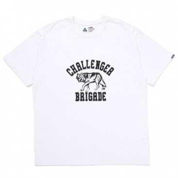 <img class='new_mark_img1' src='https://img.shop-pro.jp/img/new/icons47.gif' style='border:none;display:inline;margin:0px;padding:0px;width:auto;' />[CHALLENGER]WOLF COLLEGE TEE