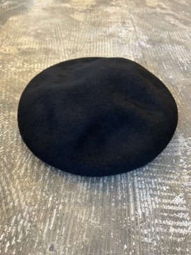 <img class='new_mark_img1' src='https://img.shop-pro.jp/img/new/icons5.gif' style='border:none;display:inline;margin:0px;padding:0px;width:auto;' />[COMESANDGOES] WOOL BERET