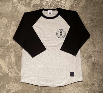 <img class='new_mark_img1' src='https://img.shop-pro.jp/img/new/icons5.gif' style='border:none;display:inline;margin:0px;padding:0px;width:auto;' />[M&M]RAGLAN T-SHIRT