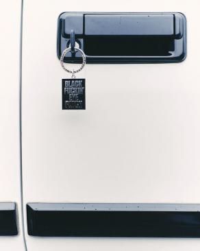 <img class='new_mark_img1' src='https://img.shop-pro.jp/img/new/icons5.gif' style='border:none;display:inline;margin:0px;padding:0px;width:auto;' />[BlackEyePatch] BFEP PLATE KEYCHAIN