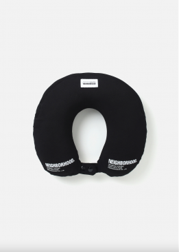 <img class='new_mark_img1' src='https://img.shop-pro.jp/img/new/icons5.gif' style='border:none;display:inline;margin:0px;padding:0px;width:auto;' />[NEIGHBORHOOD] LOGO NECK PILLOW