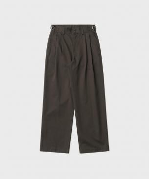 <img class='new_mark_img1' src='https://img.shop-pro.jp/img/new/icons5.gif' style='border:none;display:inline;margin:0px;padding:0px;width:auto;' />[ANOTHER OFFICE.] Santiago Chino Pants