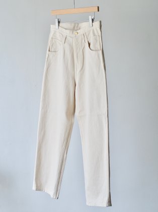 <img class='new_mark_img1' src='https://img.shop-pro.jp/img/new/icons6.gif' style='border:none;display:inline;margin:0px;padding:0px;width:auto;' />URU ウル 21AW "6 POCKET PANTS" IVORY