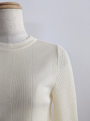 Mediam ミディアム / Back open knit pullover - IVORY