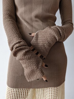 Mediam ミディアム 22ss / Back open knit pullover -MOCHA