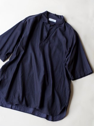 <img class='new_mark_img1' src='https://img.shop-pro.jp/img/new/icons6.gif' style='border:none;display:inline;margin:0px;padding:0px;width:auto;' />MARKA マーカ 22ss "SKIPPER SHIRT" NAVY