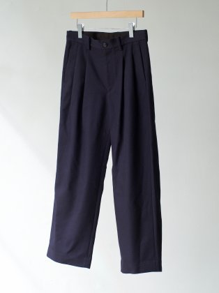 <img class='new_mark_img1' src='https://img.shop-pro.jp/img/new/icons6.gif' style='border:none;display:inline;margin:0px;padding:0px;width:auto;' />URU ウル 22aw "2 TUCK PANTS" D.NAVY