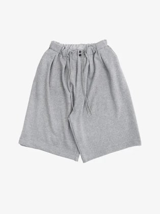 <img class='new_mark_img1' src='https://img.shop-pro.jp/img/new/icons6.gif' style='border:none;display:inline;margin:0px;padding:0px;width:auto;' />Sillage  " loop wheel circular short pants " grey