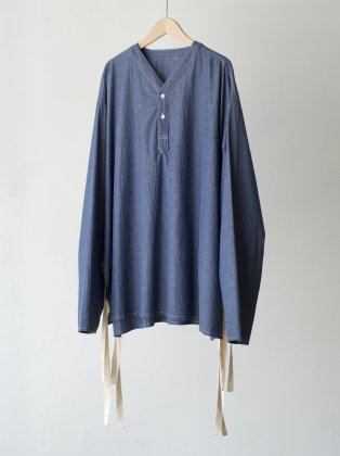<img class='new_mark_img1' src='https://img.shop-pro.jp/img/new/icons6.gif' style='border:none;display:inline;margin:0px;padding:0px;width:auto;' />Sillage  " henley popover shirt " organic chambray