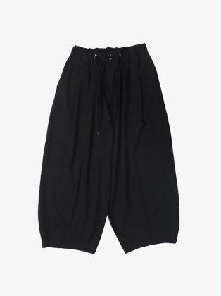 <img class='new_mark_img1' src='https://img.shop-pro.jp/img/new/icons58.gif' style='border:none;display:inline;margin:0px;padding:0px;width:auto;' />Sillage  " circular pants " black