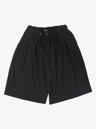 <img class='new_mark_img1' src='https://img.shop-pro.jp/img/new/icons6.gif' style='border:none;display:inline;margin:0px;padding:0px;width:auto;' />Sillage  24ss " circular short pants " black 