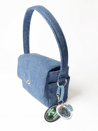 <img class='new_mark_img1' src='https://img.shop-pro.jp/img/new/icons6.gif' style='border:none;display:inline;margin:0px;padding:0px;width:auto;' />HOLIDAY ۥǥ 24aw " DENIM FLAP BAG + HOLIDAY LEATHER KEYCHARMSET " INDIGO+BLUE