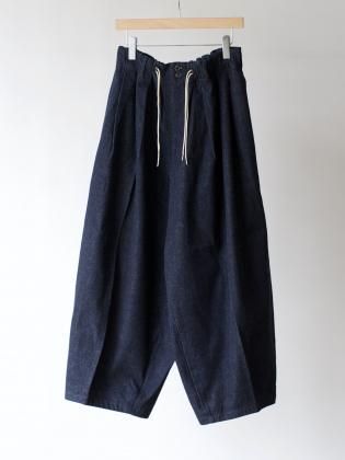 <img class='new_mark_img1' src='https://img.shop-pro.jp/img/new/icons6.gif' style='border:none;display:inline;margin:0px;padding:0px;width:auto;' />Sillage   " circular pants " denim wash