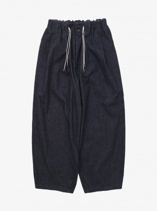 <img class='new_mark_img1' src='https://img.shop-pro.jp/img/new/icons6.gif' style='border:none;display:inline;margin:0px;padding:0px;width:auto;' />Sillage   " circular pants " denim wash