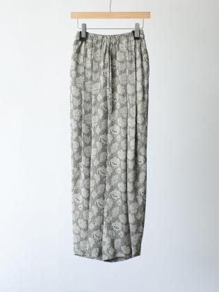 <img class='new_mark_img1' src='https://img.shop-pro.jp/img/new/icons6.gif' style='border:none;display:inline;margin:0px;padding:0px;width:auto;' />FUMIE=TANAKA եߥʥ 25aw / flower jq pants  BLACK