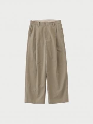 <img class='new_mark_img1' src='https://img.shop-pro.jp/img/new/icons6.gif' style='border:none;display:inline;margin:0px;padding:0px;width:auto;' />URU  25aw " 1 tuck pants " K.Beige