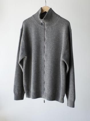 <img class='new_mark_img1' src='https://img.shop-pro.jp/img/new/icons6.gif' style='border:none;display:inline;margin:0px;padding:0px;width:auto;' />BATONER Хȥʡ 25aw " INNOCENT CASHMERE MIDDLE WEIGHT DRIVERS KNIT " GRAY