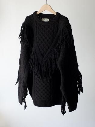 <img class='new_mark_img1' src='https://img.shop-pro.jp/img/new/icons6.gif' style='border:none;display:inline;margin:0px;padding:0px;width:auto;' />77circa ʥʥʥʥ 25aw " circa make v shape fringe fisherman sweater " BLACK