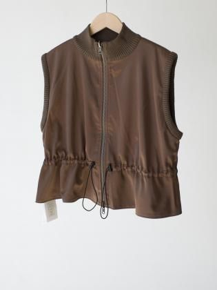 <img class='new_mark_img1' src='https://img.shop-pro.jp/img/new/icons6.gif' style='border:none;display:inline;margin:0px;padding:0px;width:auto;' />TAN  25aw / REVERSIBLE KNIT&SATIN VEST - KHAKI