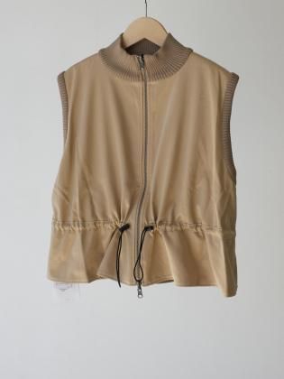 <img class='new_mark_img1' src='https://img.shop-pro.jp/img/new/icons6.gif' style='border:none;display:inline;margin:0px;padding:0px;width:auto;' />TAN  25aw / REVERSIBLE KNIT&SATIN VEST -BEIGE