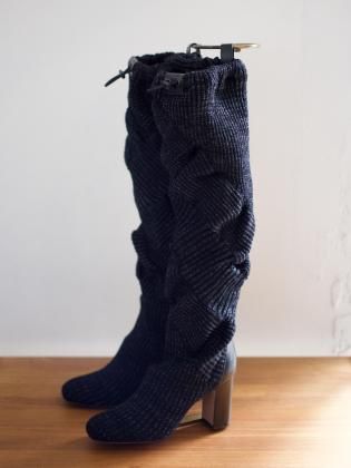 <img class='new_mark_img1' src='https://img.shop-pro.jp/img/new/icons6.gif' style='border:none;display:inline;margin:0px;padding:0px;width:auto;' />TAN  25aw / WRAP-AROUND KNIT BOOTS - BLACK
