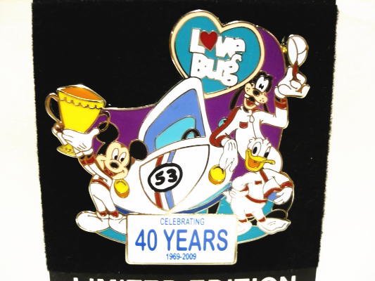 LOVE BUG 40周年記念 ミッキー、ドナルド、グーフィー w/ Herbieカー