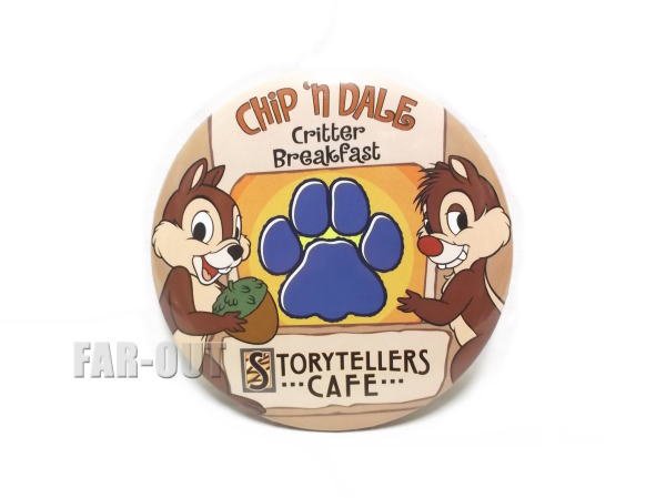 チップ＆デール w/ 足形 ストーリーテラーズ カフェ 缶バッジ ディズニーテーマパーク限定 チップとデール Chip & Dale - FAR-OUT