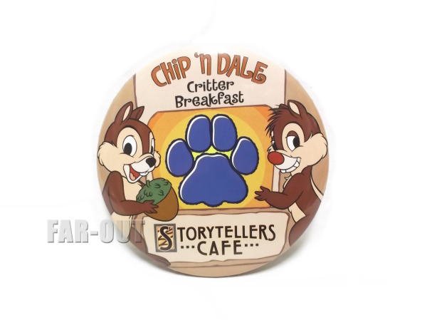 チップ＆デール w/ 足形 ストーリーテラーズ カフェ 缶バッジ ディズニーテーマパーク限定 チップとデール Chip  Dale - FAR-OUT