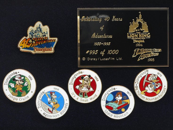 ディズニーランド 40周年記念 1995年 キャスト限定 ミッキーフレンズ ピンズ 6点セット フレーム入り Disneyland  Celebrating 40 Years of Adventure FAR-OUT
