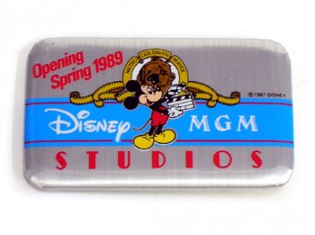 ウォルトディズニーワールド MGMスタジオ 1989年 オープン記念 四角 缶バッジ