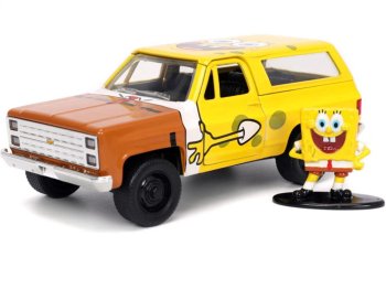 スポンジボブ フィギュア付き シボレー メタルダイキャストカー1:32スケール ニコロデオン Spongebob 1980 Chevy Blazer K5 Die-cast Car Jada Toys