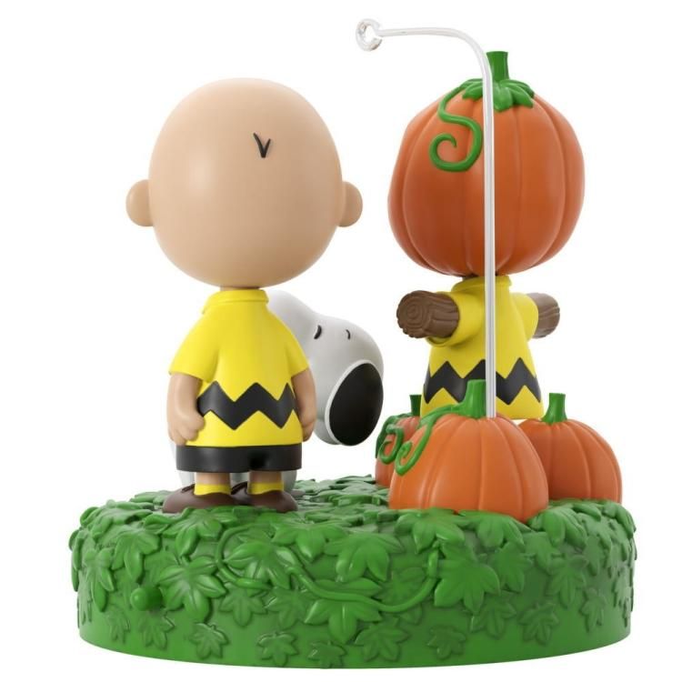 ホールマーク 2022 オーナメント ピーナッツ スヌーピー & チャーリーブラウンー ハロウィーン サウンド ライトアップ Snoopy’s  Scarecrow Shenanigans - FAR-OUT