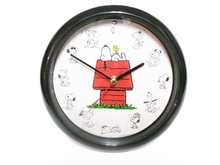 ピーナッツ スヌーピー 壁掛け 置時計 サウンド音楽付き Snoopy Sound Clock - FAR-OUT