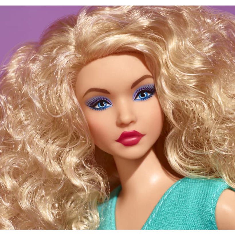 バービー ルック カービーボデイ ブロンドヘ ポーザブル シグネチャー ドール Barbie Looks Doll Curvy Body Blonde  Hair Made to Move FAR-OUT