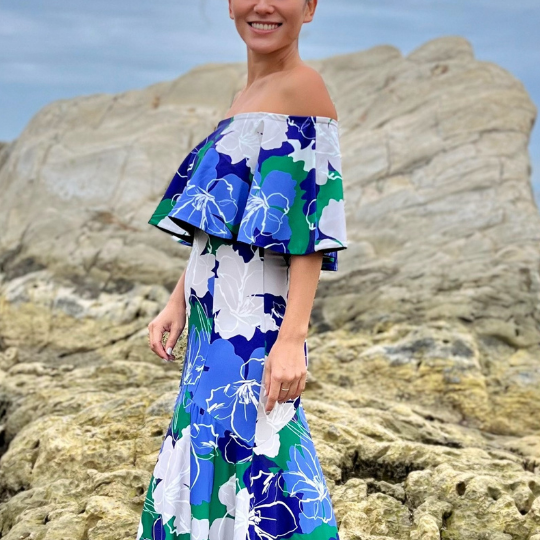 リバーシブルケープ付きベアロングドレス(ネイビー) | ロマンチックなリゾートを演出するオリジナル柄のストレッチ素材ロングドレス - ALOHA IS  -polynesian style-フラダンス・タヒチ専門衣装とリゾートウェアの通販
