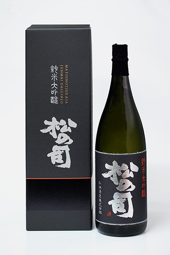 松の司 純米大吟醸 黒｜1800ml - 井上酒店～蔵元の造る心を伝えます