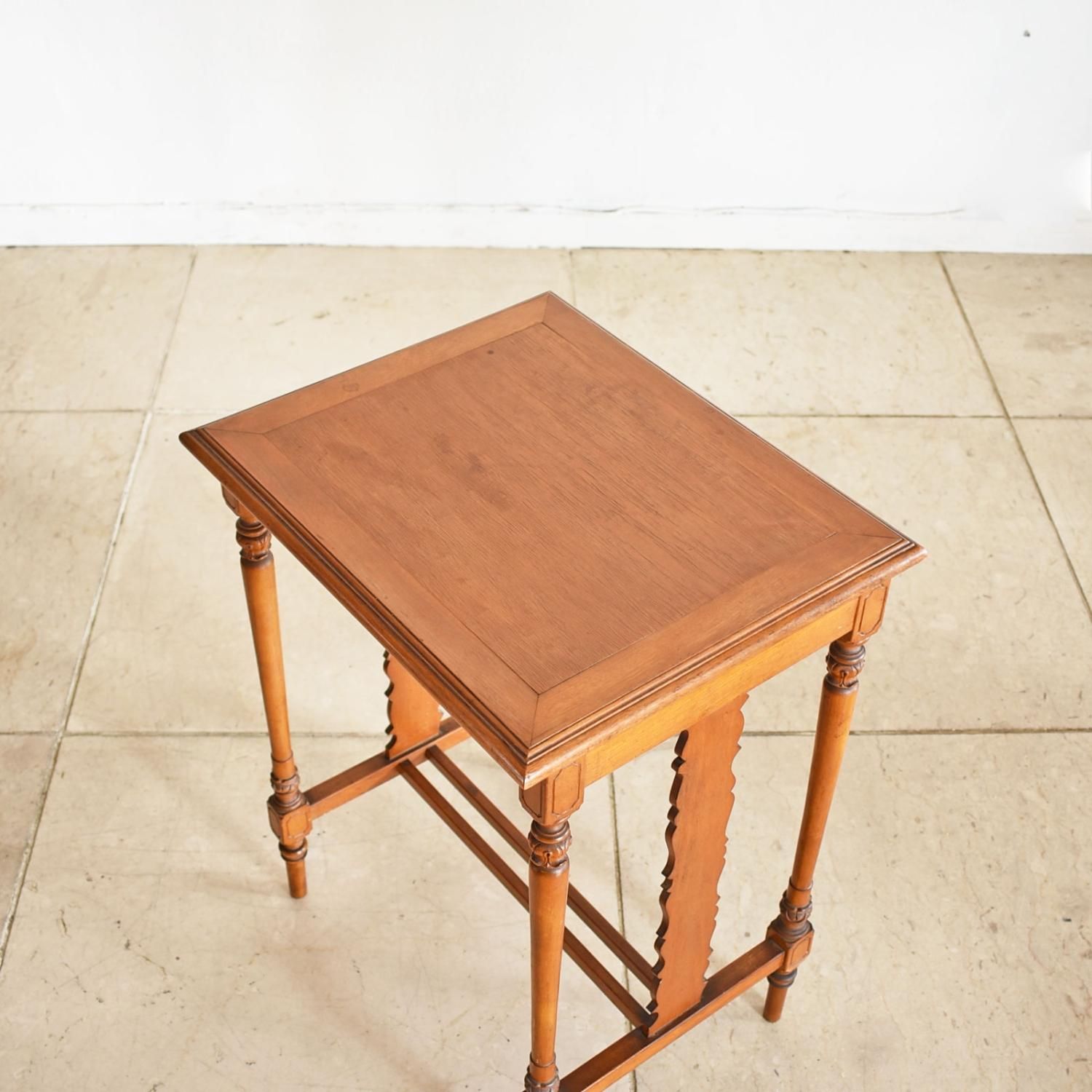 ヴィンテージ　ネストテーブル　フランス　サイドテーブル　花台 ヴィンテージ ネストテーブル フランス サイドテーブル 花台