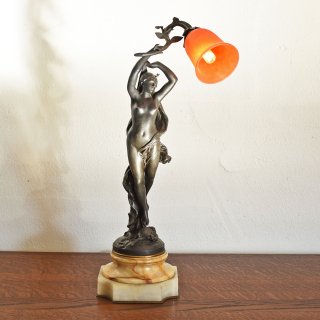 シュナイダー 女性像テーブルランプの商品画像