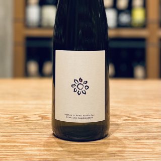 <img class='new_mark_img1' src='https://img.shop-pro.jp/img/new/icons1.gif' style='border:none;display:inline;margin:0px;padding:0px;width:auto;' />Martin & Anna Arndorfer - Riesling handcrafted 2021 / アンドルファー - リースリング ハンドクラフテッド
