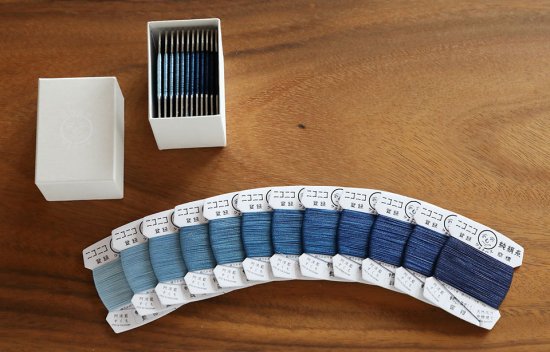 藍染糸 シルクストレート太糸 淡色 天然藍灰汁醗酵建て70g - ハンドクラフト、手工芸