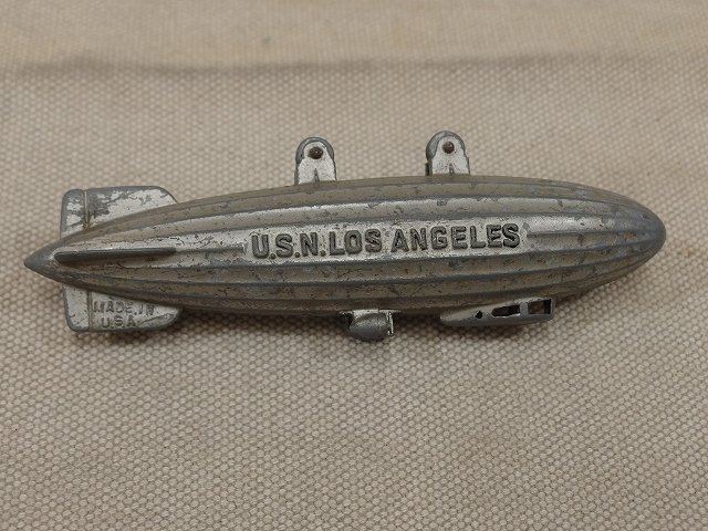 U.S.N. LOS ANGELES AIRSHIP/TOOTSIETOY - SEARCHLIGHT