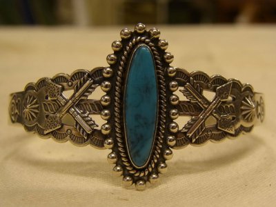 NATIVE AMERICAN BANGLE